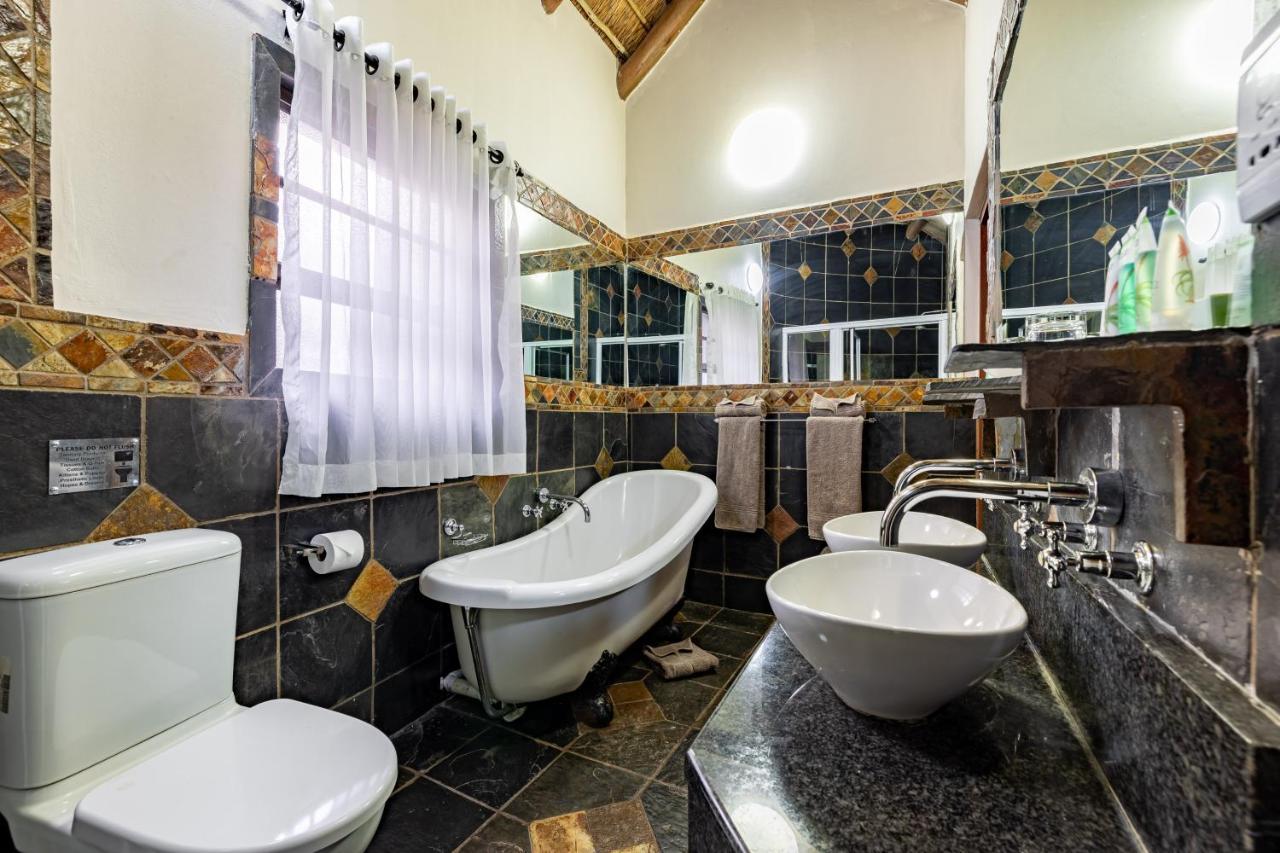 Zulu Nyala Game Lodge Хлухлуве Экстерьер фото